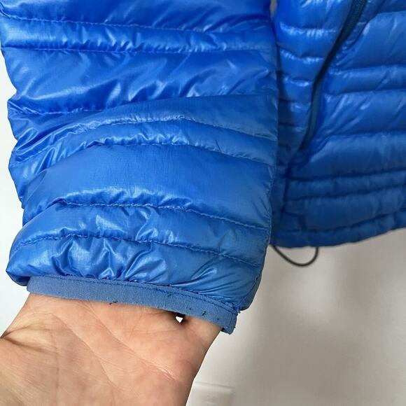 Patagonia Men’s Ultralight Down Hooded Jacket Size M Blue Hiking Packable Men's - Picture 7 of 9